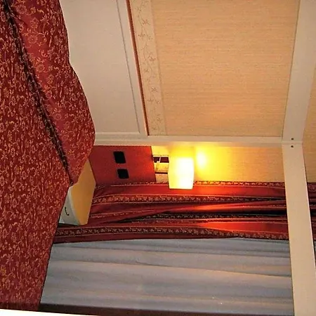 Mosca Hotell 3*